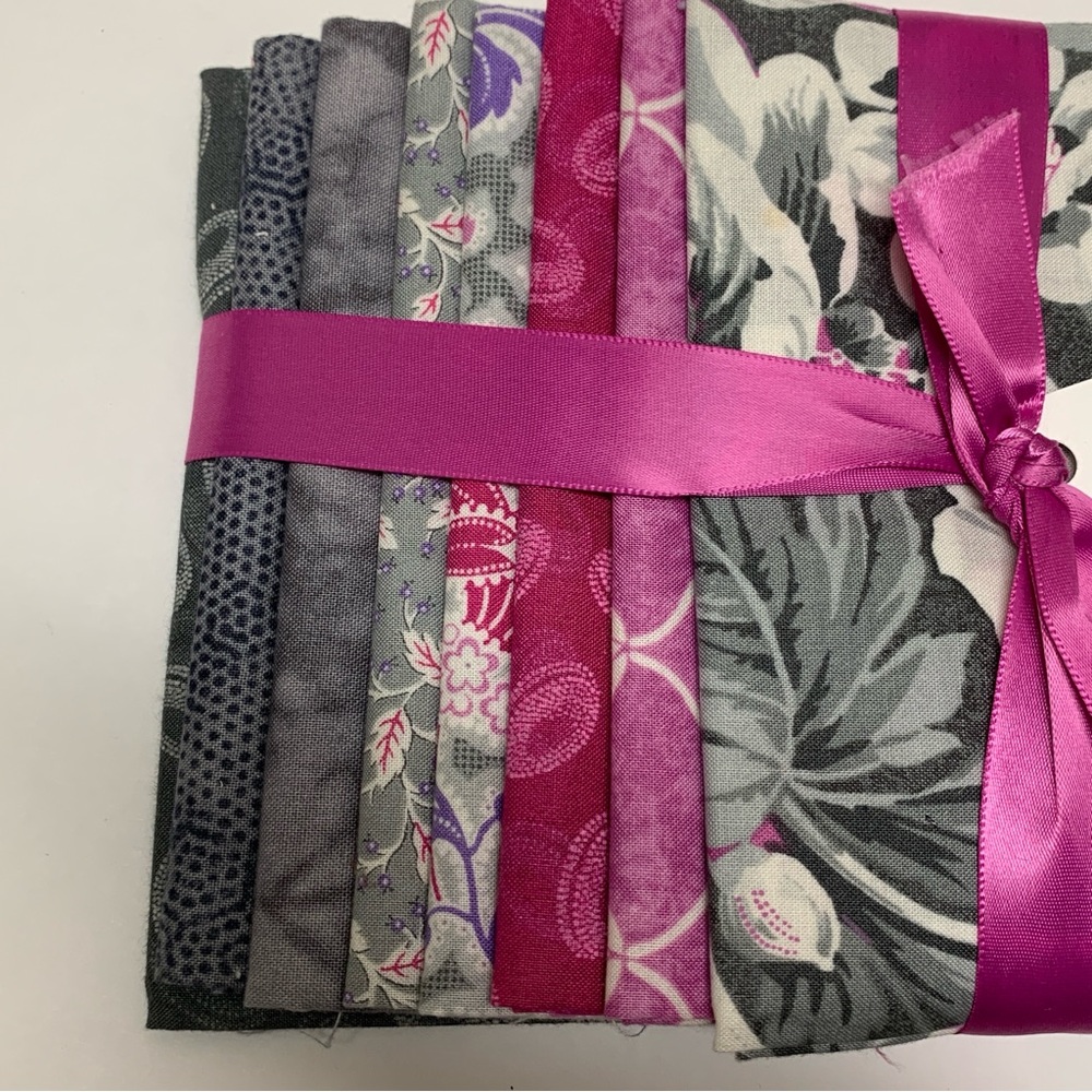 8 Piece Floral Patterned Fat Quarters Bundle Sweet Treat Enchante II Gray Pink - Picture 5 of 13